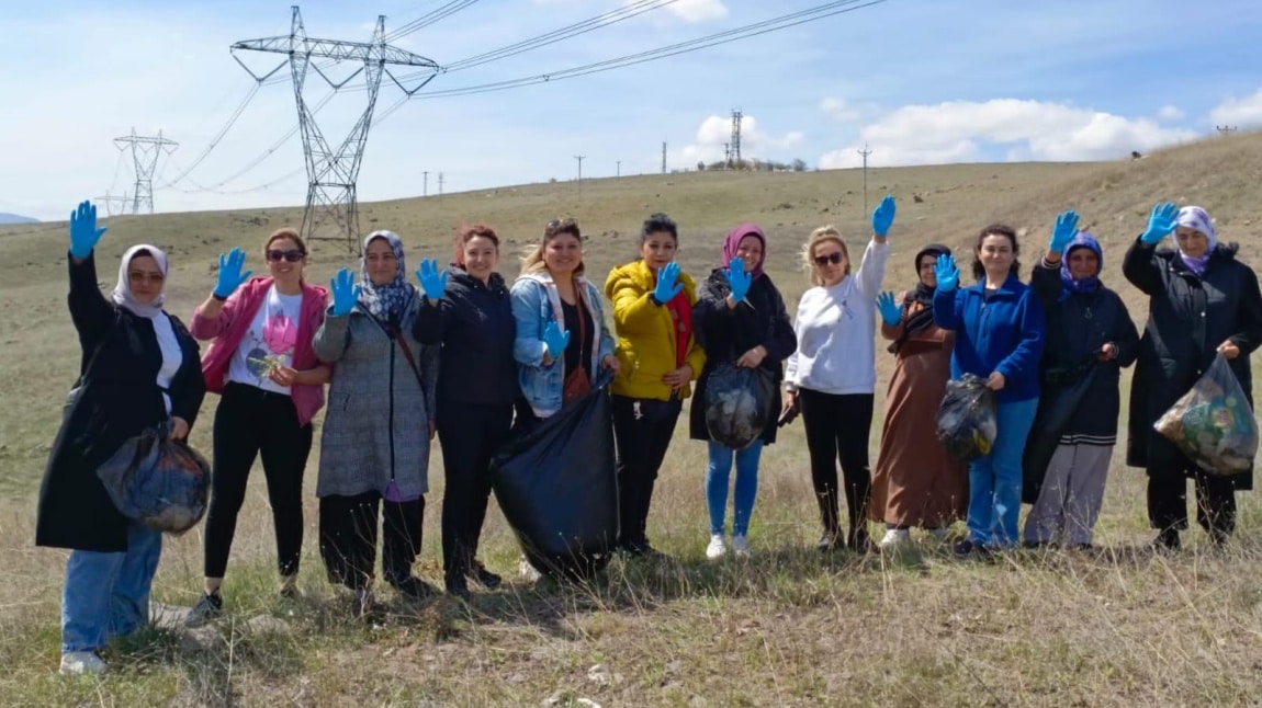 VELİLERİMİZLE DOĞA YÜRÜYÜŞÜ VE ÇÖP TOPLAMA ETKİNLİĞİ